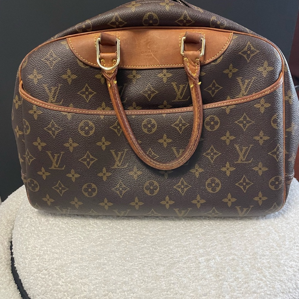 Vintage Louis Vuitton Deauville handbag